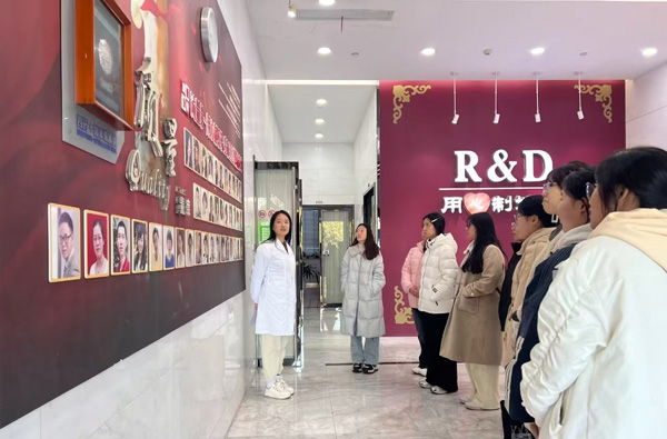 校企共建 促進(jìn)產(chǎn)教融合 | 常紡院師生“沉浸式”參訪(fǎng)常州四藥